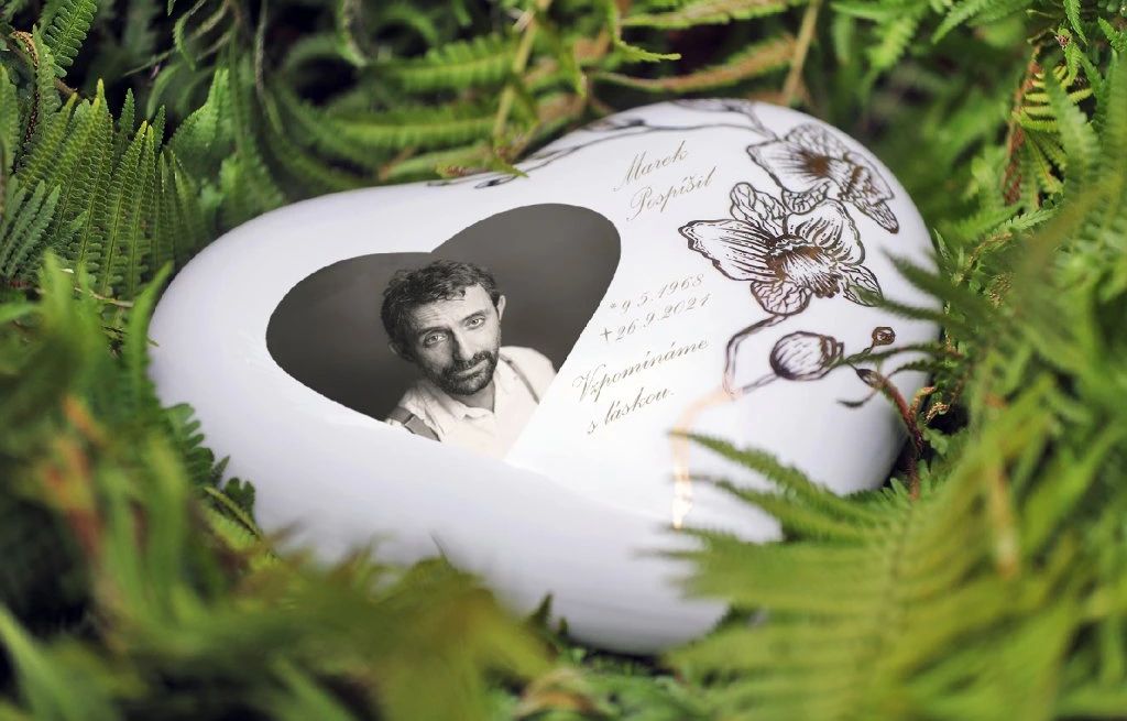 Vsypová urna – důstojné rozloučení v souladu s přírodou